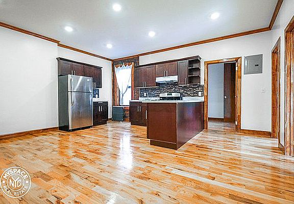 4th image of 85 Crooke Ave APT 16