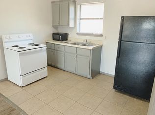 566 3rd St SW #1, Paris, TX 75460