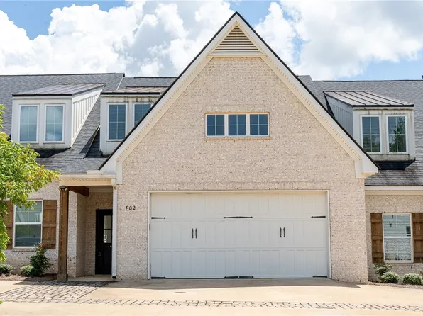 602 Thornberry Dr, Auburn, AL 36830