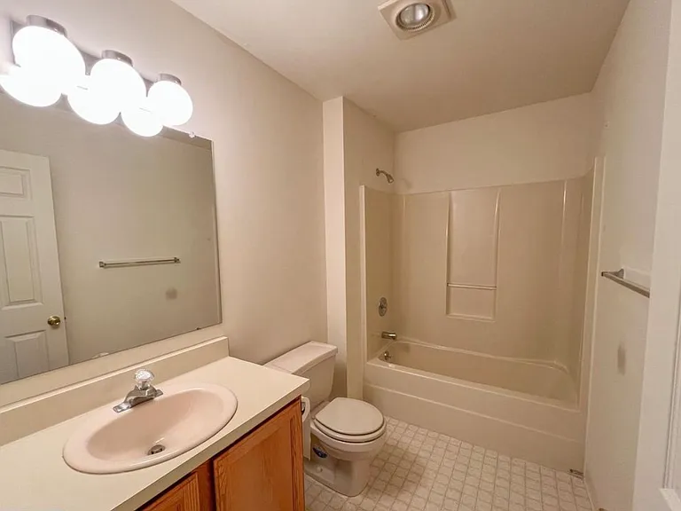 370 Chickory Way #1 — Photo 3