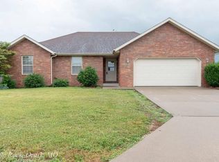 1204 E Eagle Rock Dr, Ozark, MO 65721
