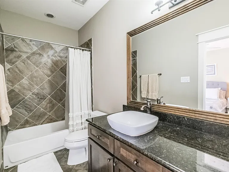 166 Reinicke St — Photo 34