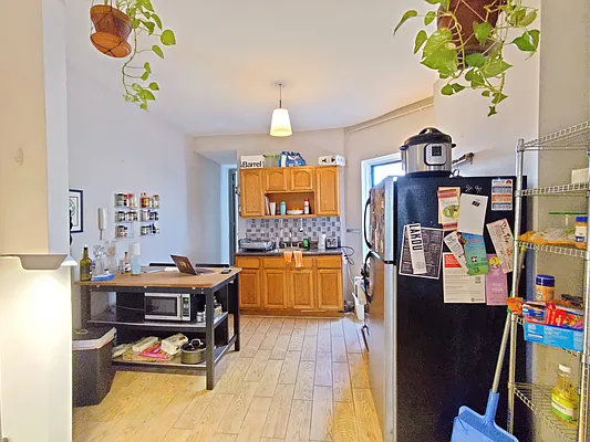 Rented by Signature Property Realty | media 27