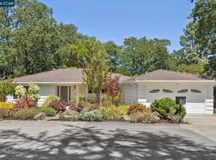4 Crest Rd, Lafayette, CA 94549