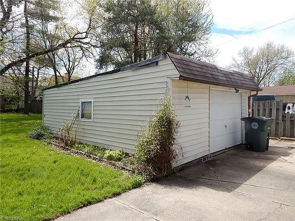 3rd image of 6021 Archmere Ave