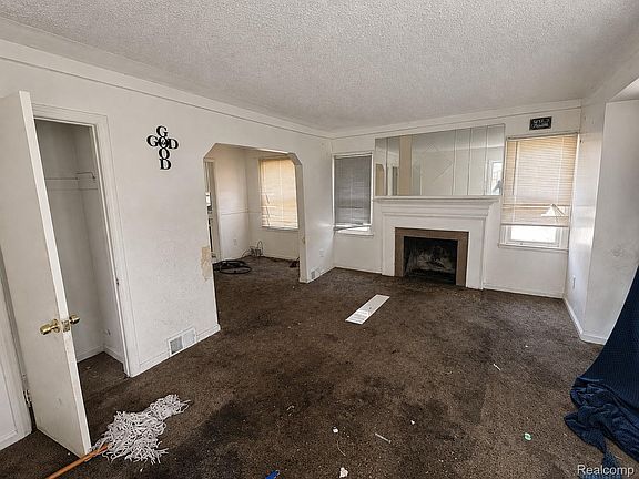 5th image of 17655 Sunderland Rd