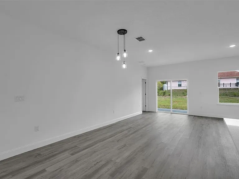 2211 SW 153rd Pl — Photo 12