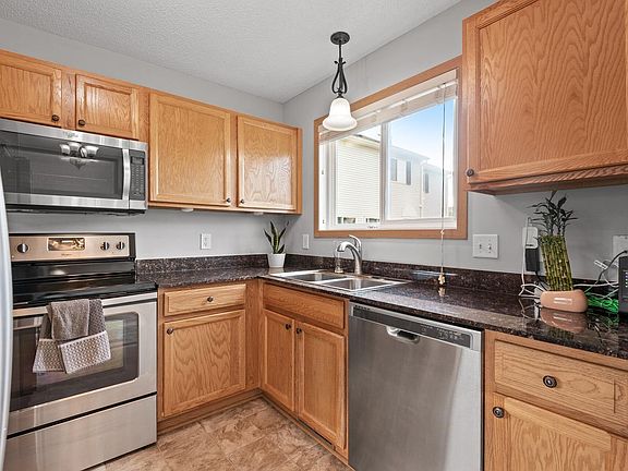 3rd image of 15515 Foghorn Ln
