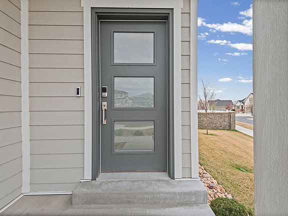 4th image of 1402 S Castillo Rd