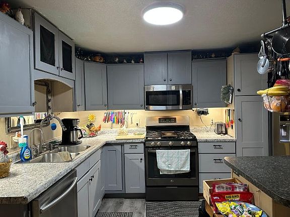 4th image of 1009 S Union Ave