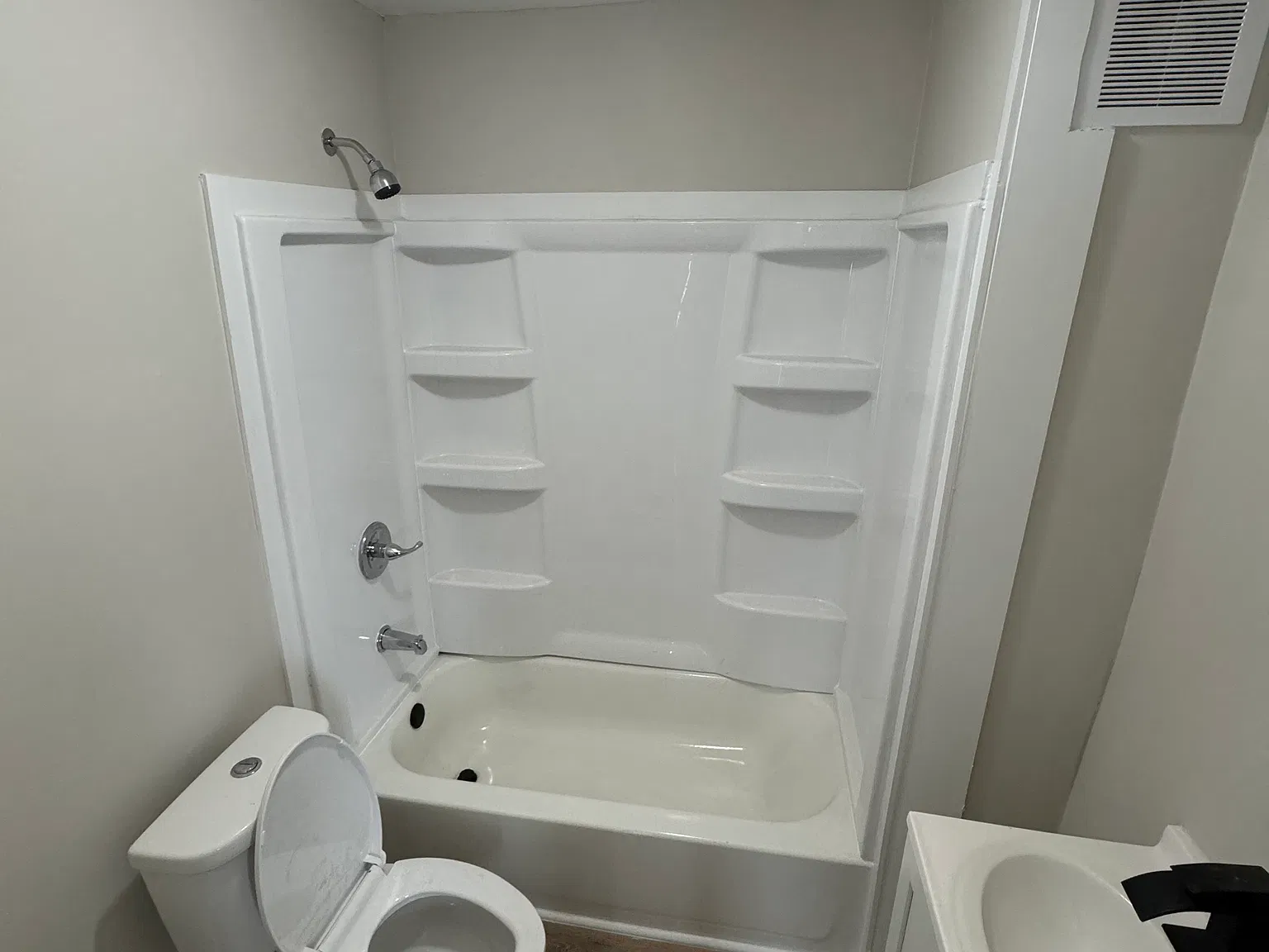 1201 Shuler Ave — Photo 3
