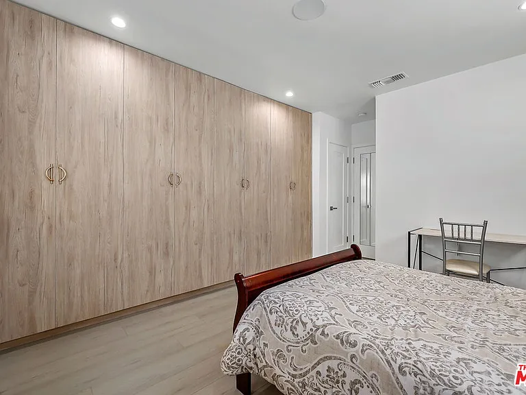 12849 Tiara St — Photo 31