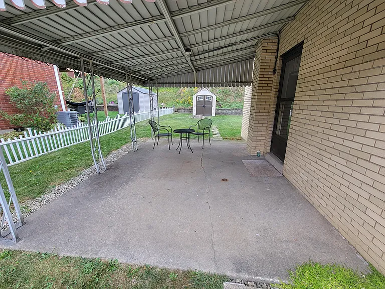 628 Highridge Dr — Photo 15