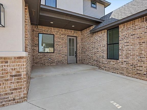 3rd image of 3305 Sugar Maple Way