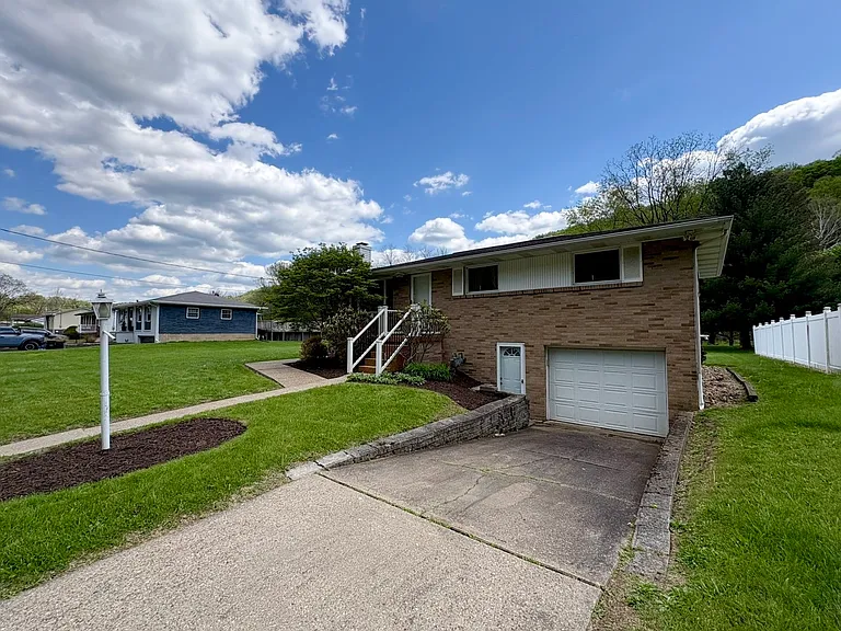 30 Princess Dr — Photo 3