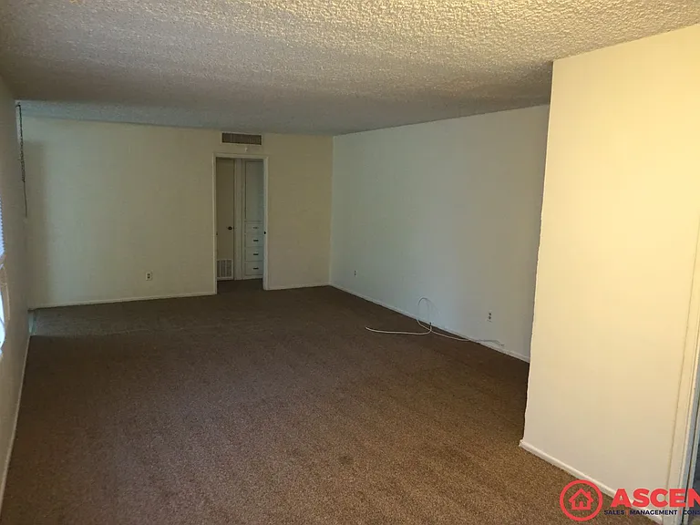 2112 Kingston Pl — Photo 3