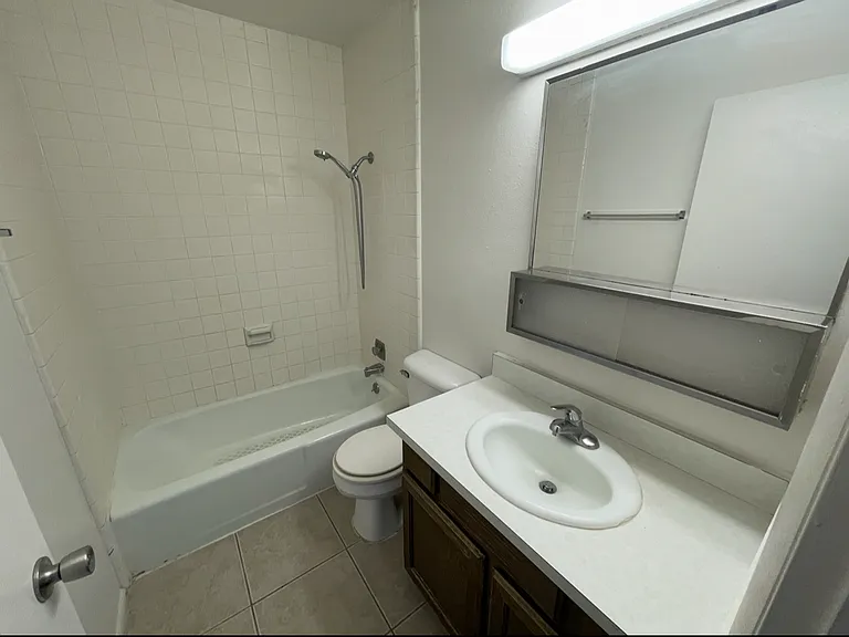Sunrise Apartments — Photo 13