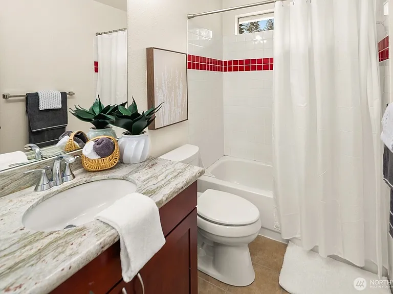 24341 SE 42nd Pl — Photo 21