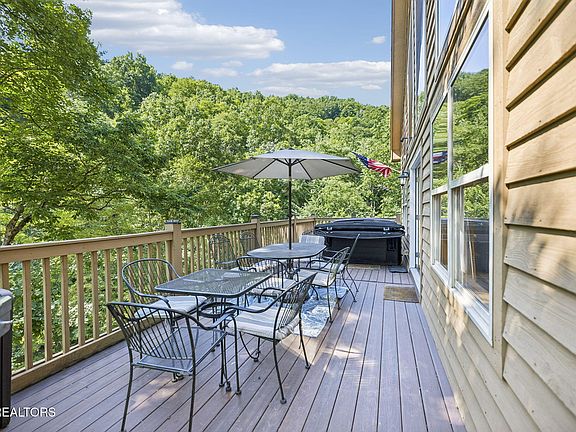 5th image of 129 Bridgeview Ln