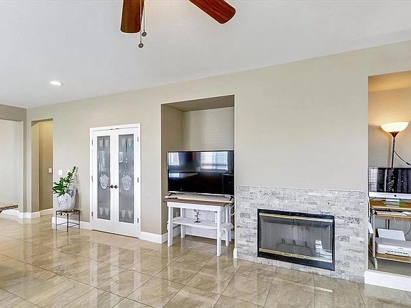 4th image of 497 Olivine Ave
