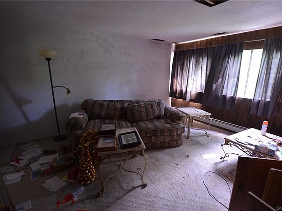 5th image of 18 Sandburg Ct