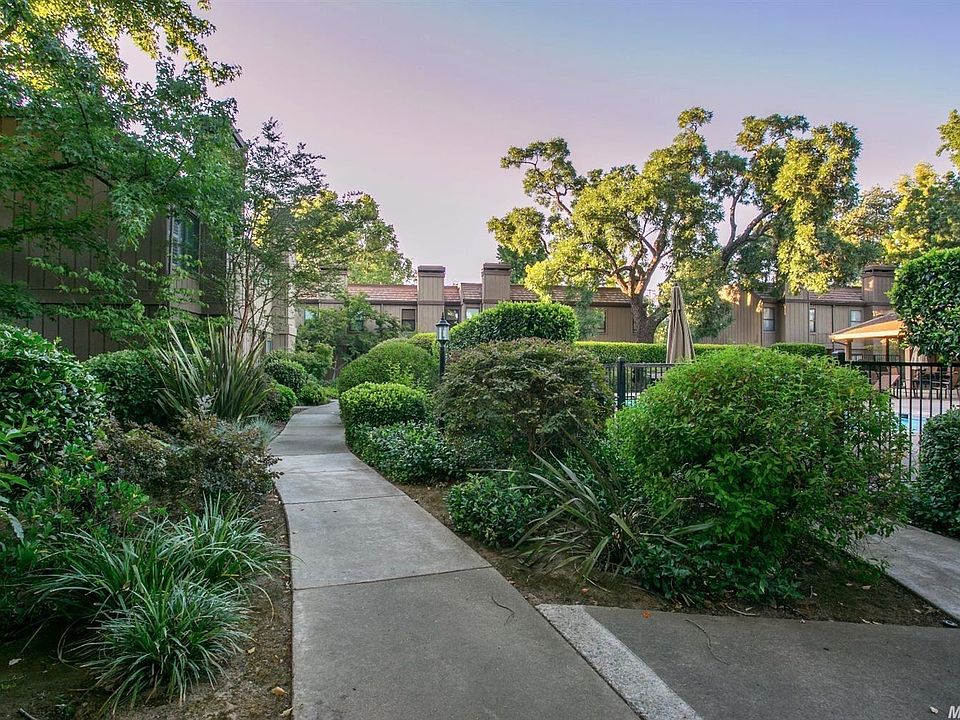 2nd image of 2282 Sierra Blvd APT B