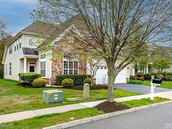 57 Schindler Ct, Somerset, NJ 08873