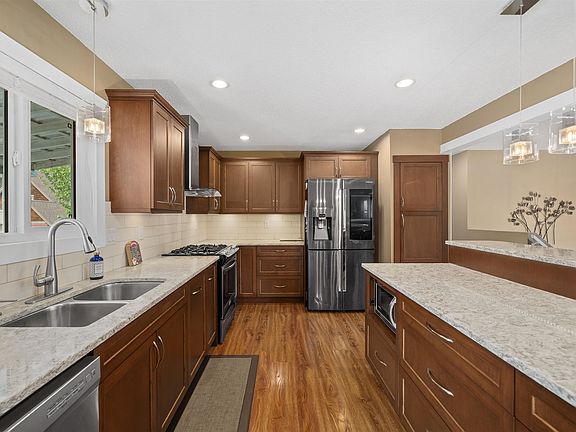 4th image of 6235 Dundee Pl
