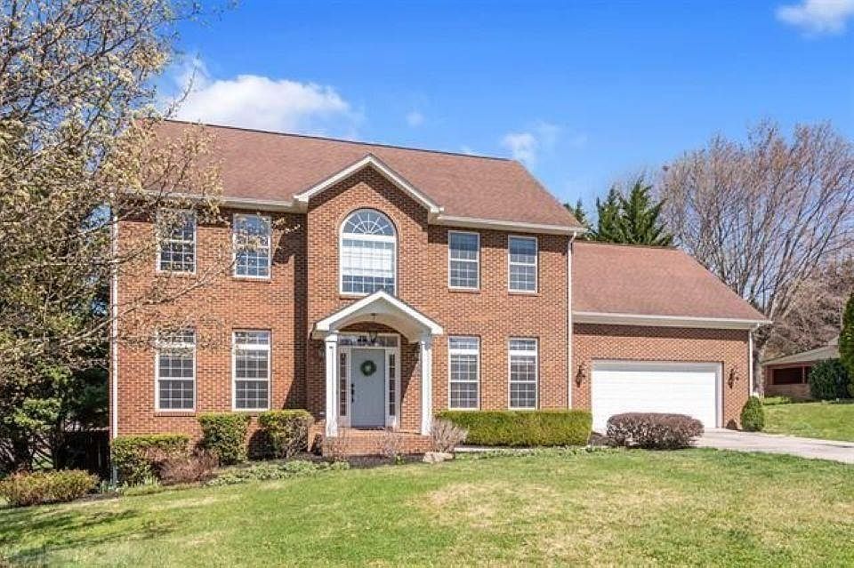 1st image of 401 Hearthstone Dr