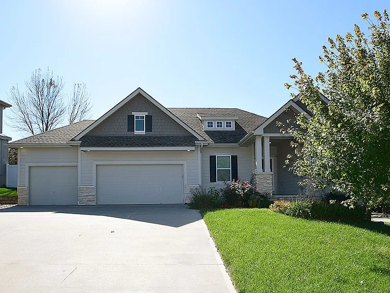 19527 Shadow Ridge Dr — Photo 1