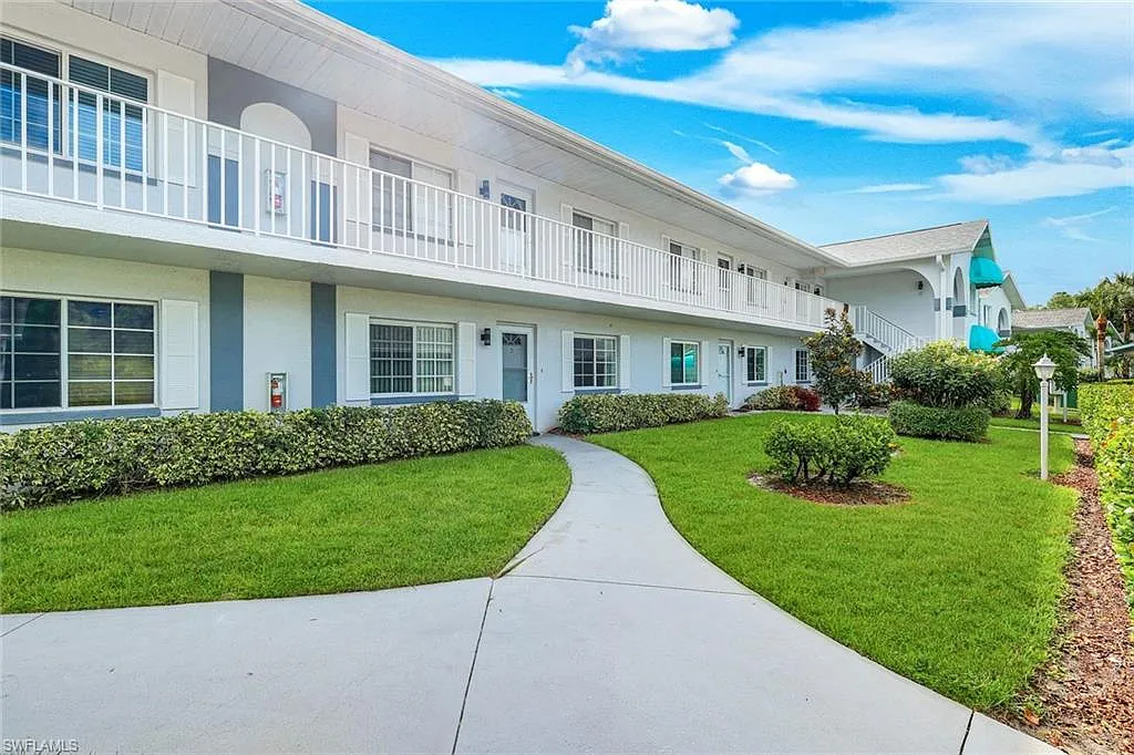 2 bed, 2.0 bath, 1200 sqft, $4,500 — Photo 3