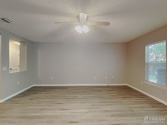 3rd image of 9398 Hawks Point Dr