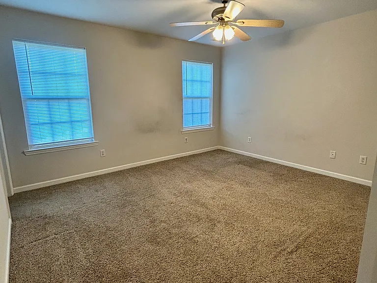 61 Hugo Dr — Photo 22
