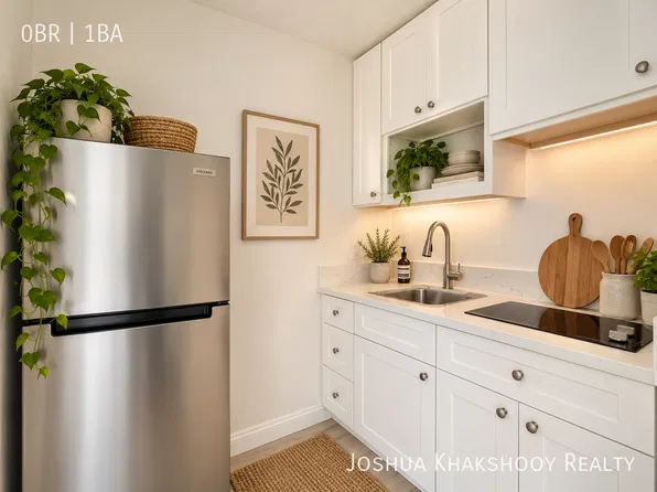5452 Sierra Vista Ave #306, Los Angeles, CA 90038