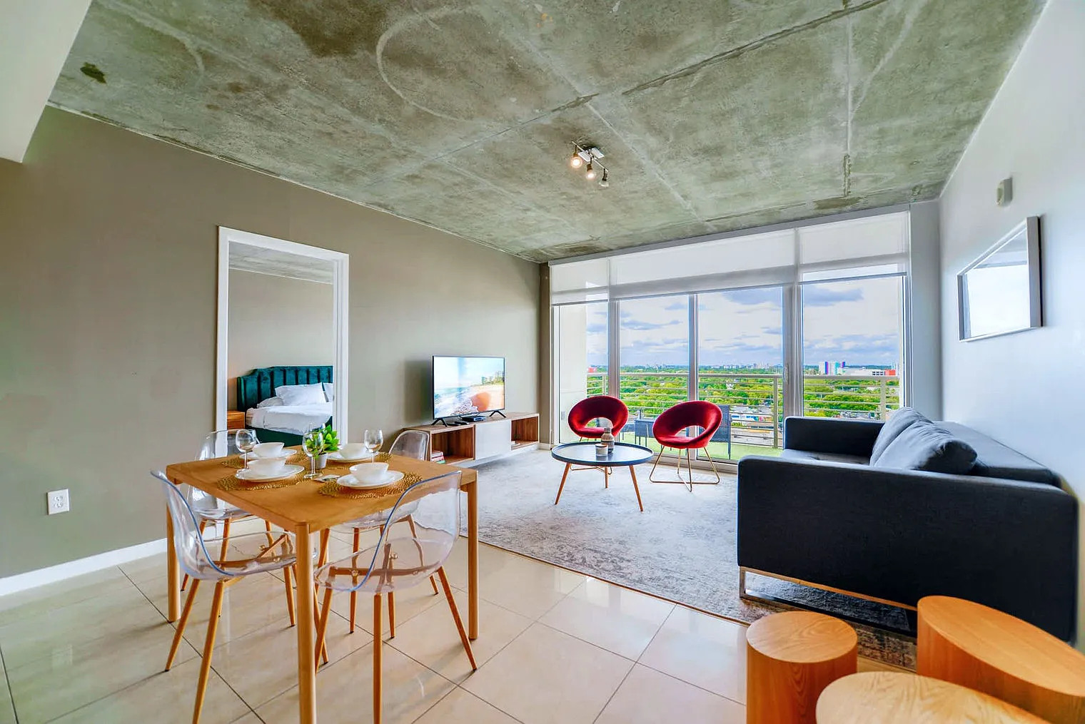 2 bed, 2.0 bath, 1108 sqft, $4,002 — Photo 2