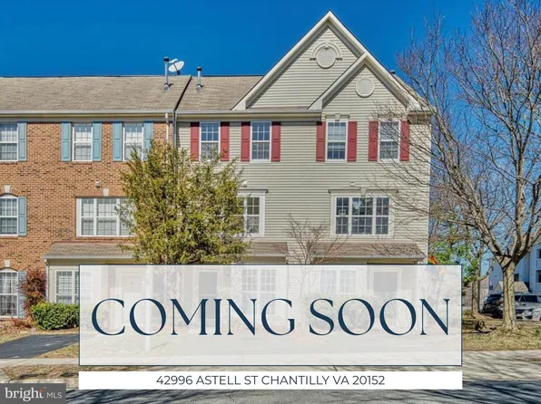 42996 Astell St, Chantilly, VA 20152