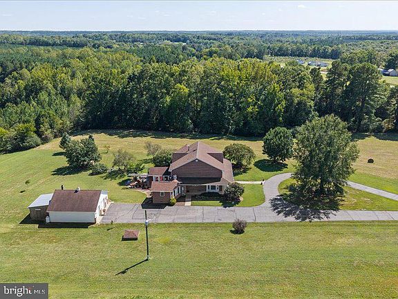 2nd image of 1032 Boxwood Rd