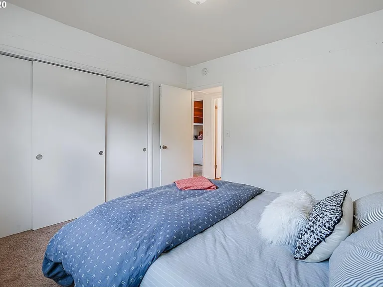6025 NE Simpson St — Photo 17