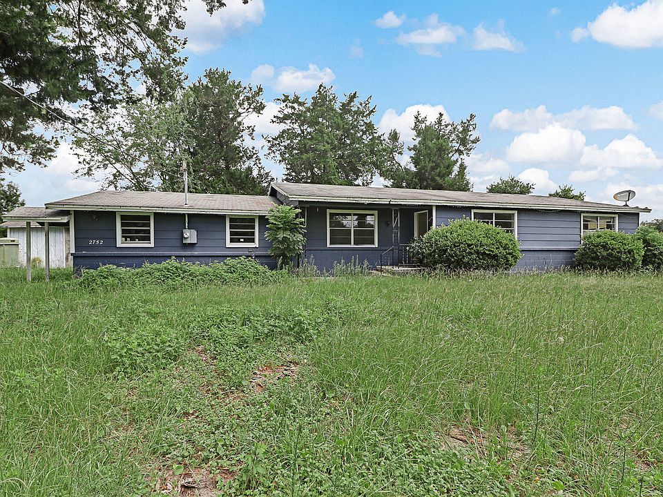 1st image of 2752 Ruby Dr