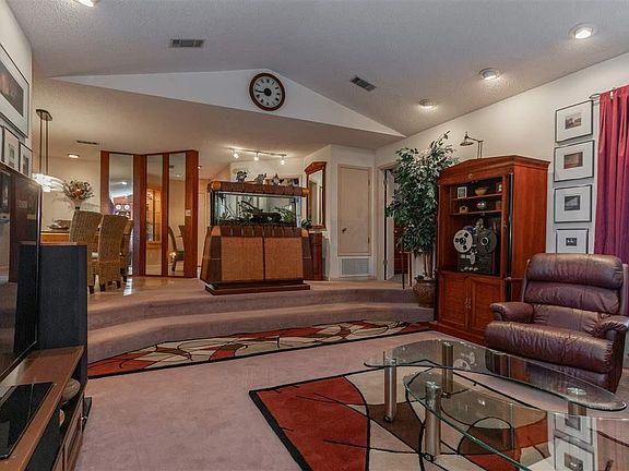 3rd image of 11547 Thousand Oaks Dr