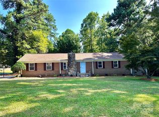 301 Middleton Ave, Matthews, NC 28104