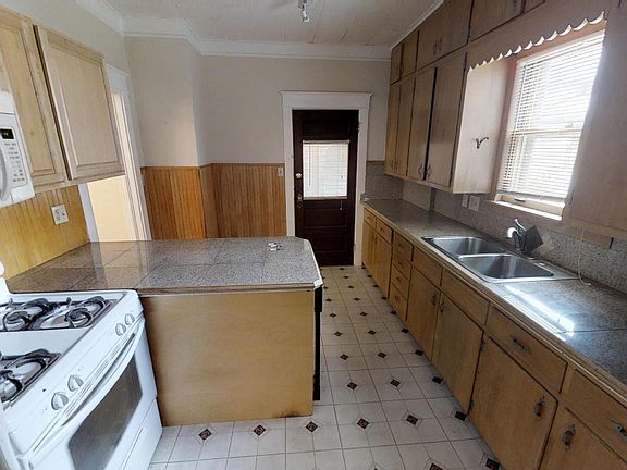 5th image of 4112 Genessee St APT 1