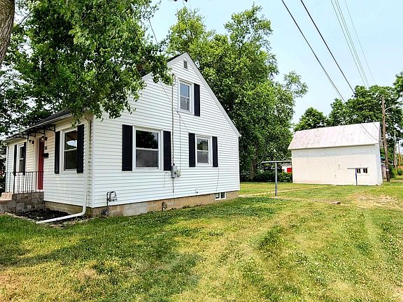 3rd image of 50 Benton St