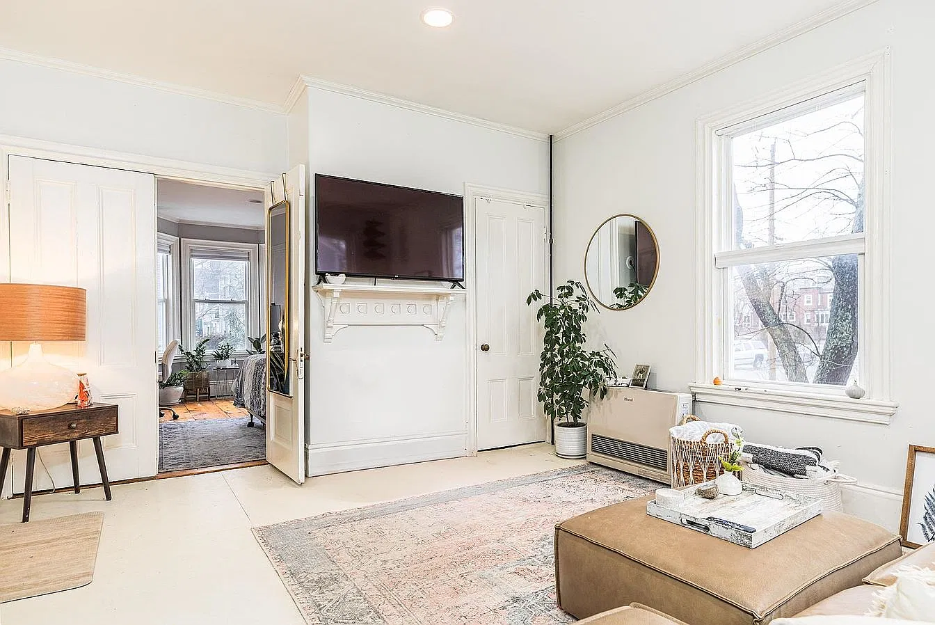 1 bed, 650 sqft, $2,200 — Photo 3