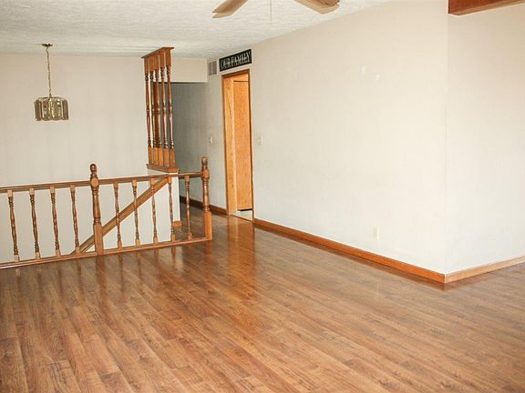 5th image of 1416 Western Ave