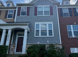 3073 Coral Ln, Glenview, IL 60026