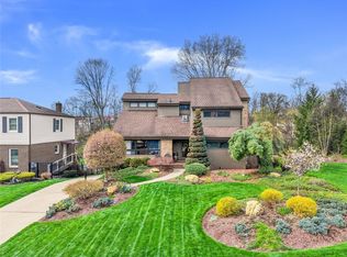 2698 Bethel Crest Dr, Bethel Park, PA 15102