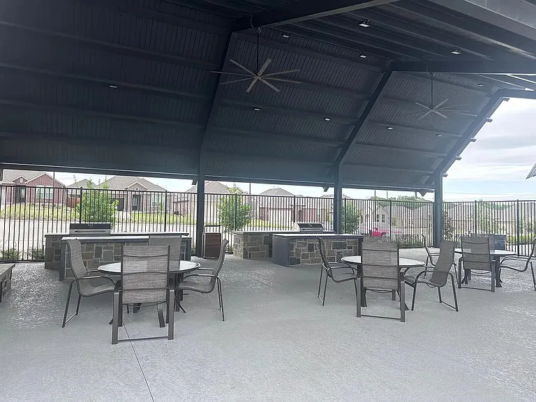 11320 Rodeo Dr — Photo 25