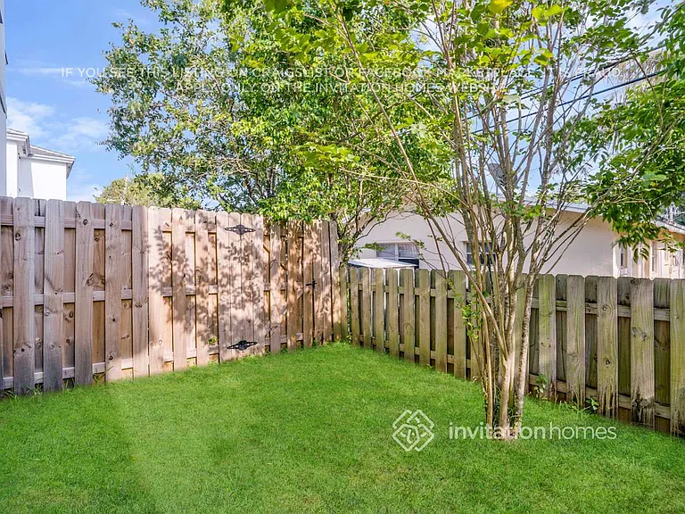 1636 SW 29th St — Photo 23