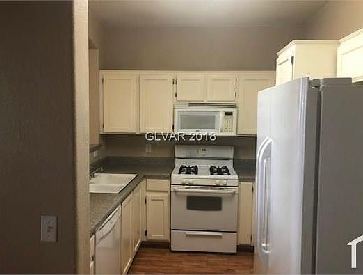 5th image of 928 Dusty Creek St